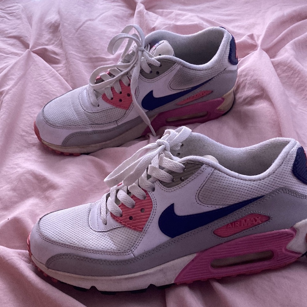 Nike Air Max 90 Women’s Shoes